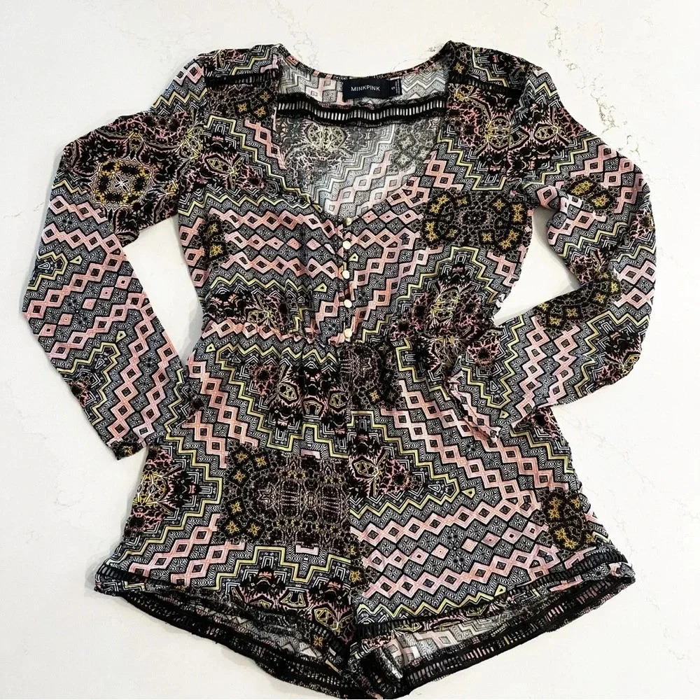 🩷MINKPINK Long Sleeve Patterned Romper/Playsuit